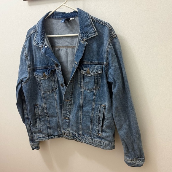 H&M Blue Denim Jacket with Graphic H&M SPONGEBOB BLUE DENIM JACKET - Picture 6 of 15